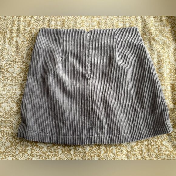 NWT Lulus corduroy mini skirt size medium - Picture 3 of 8